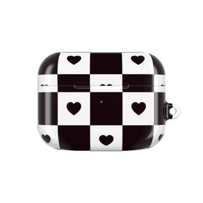 Checkered black and white earbuds case with heart patterns, stylish and trendy accessory for wireless earbuds. Ideal for music lovers and fashion-forward individuals, featuring a bold design.